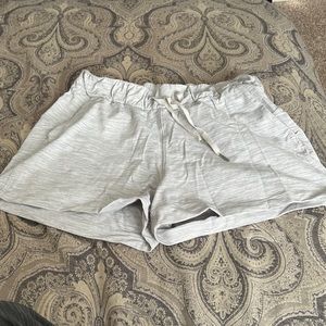 Lululemon on the fly shorts